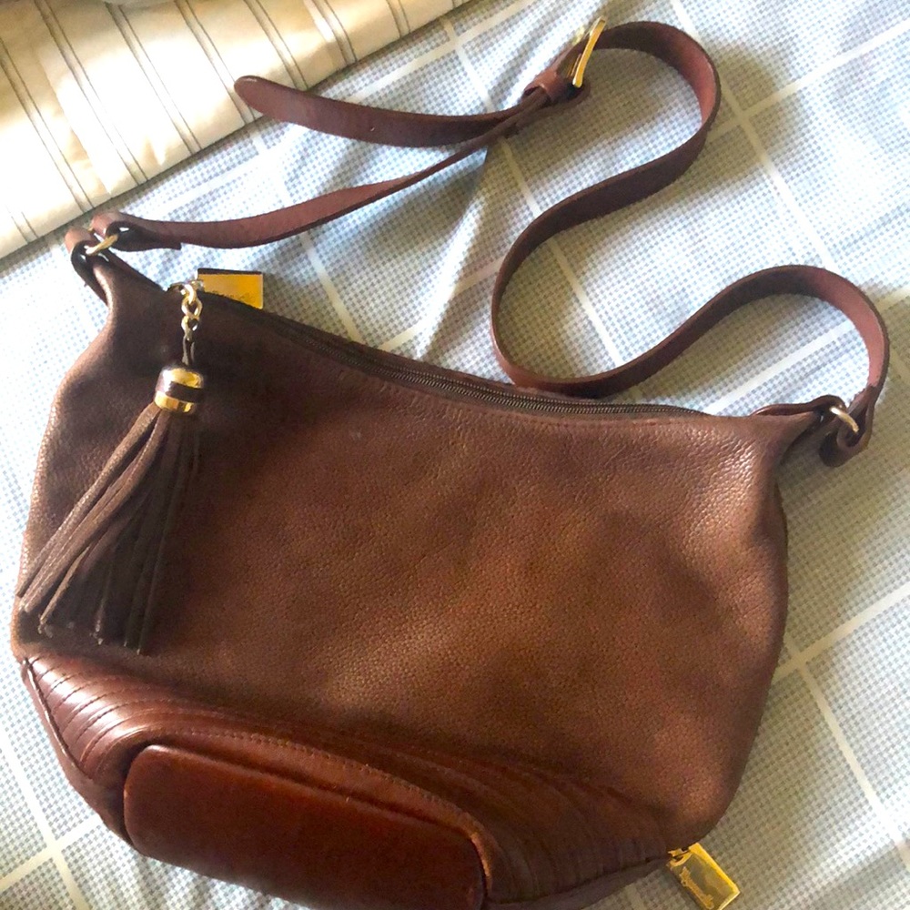Tignanello leather tassel shoulder bag EUC